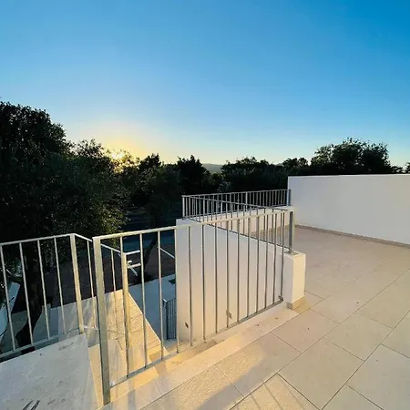 Chrisso Guest house 3*